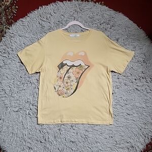 Daydreamer Band Tee Kiss Floral Tongue Butter Yellow Comfy Casual Lightweight ✨️